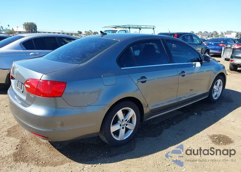 2014 Volkswagen Jetta 2.0L Tdi z USA, uszkodzony, nr VIN 3VWLL7AJ7EM374126